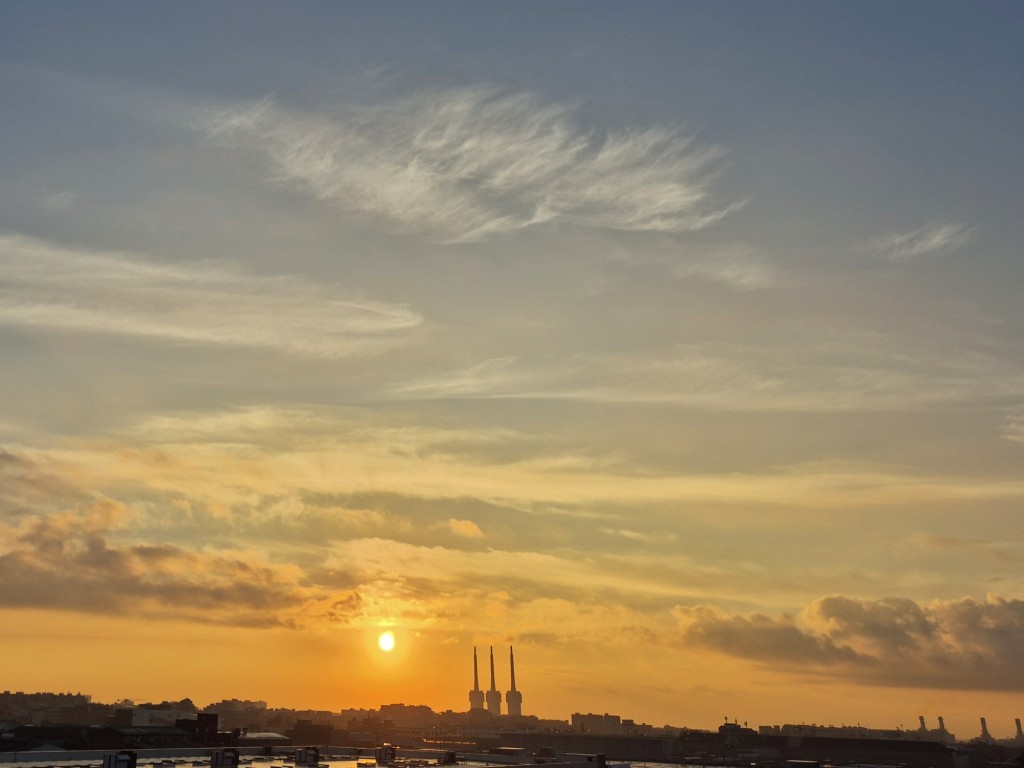 Foto: Amanecer - Sant Adrià de Besòs (Barcelona), España