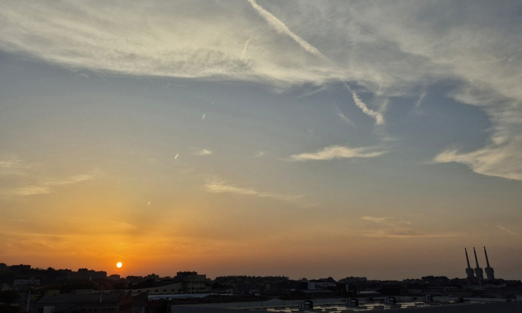 Foto: Amanecer - Sant Adrià de Besòs (Barcelona), España