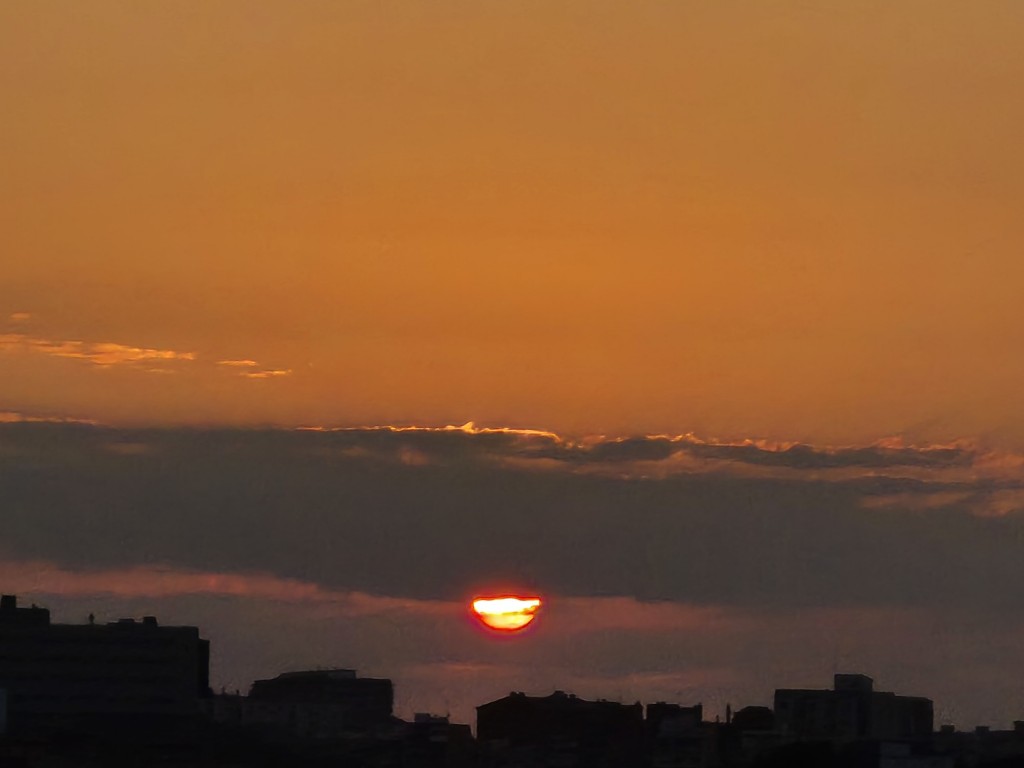 Foto: Amanecer - Sant Adrià de Besòs (Barcelona), España