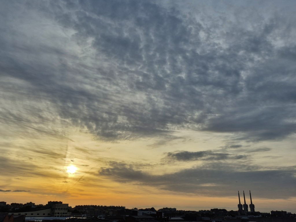 Foto: Amanecer - Sant Adrià de Besòs (Barcelona), España