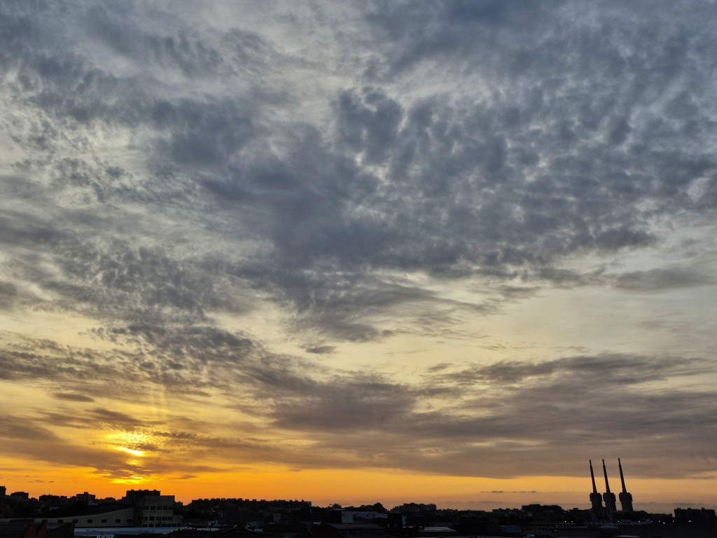 Foto: Amanecer - Sant Adrià de Besòs (Barcelona), España