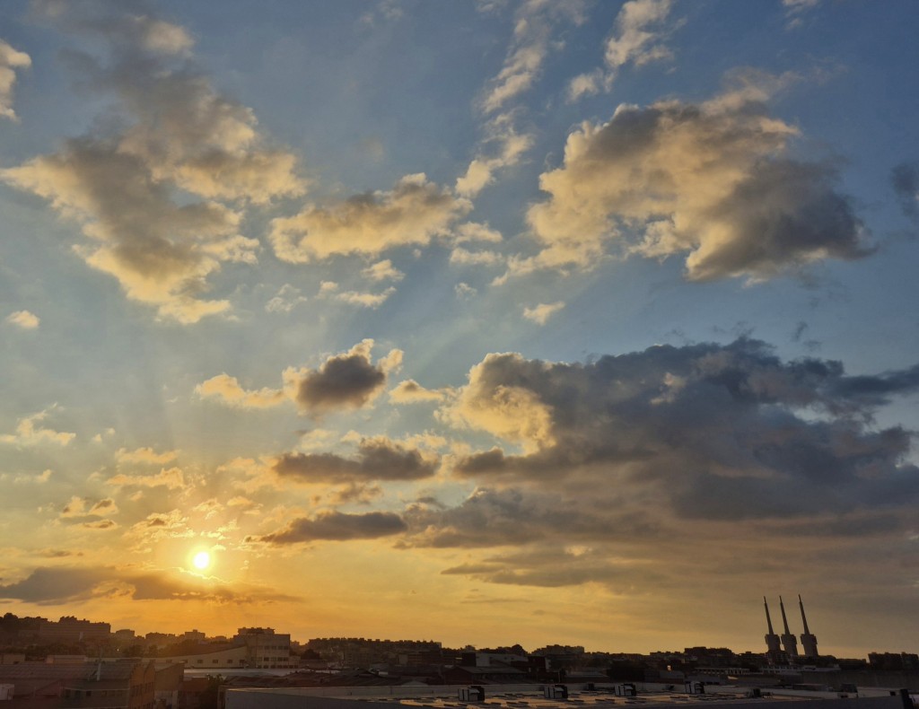 Foto: Amanecer - Sant Adrià de Besòs (Barcelona), España