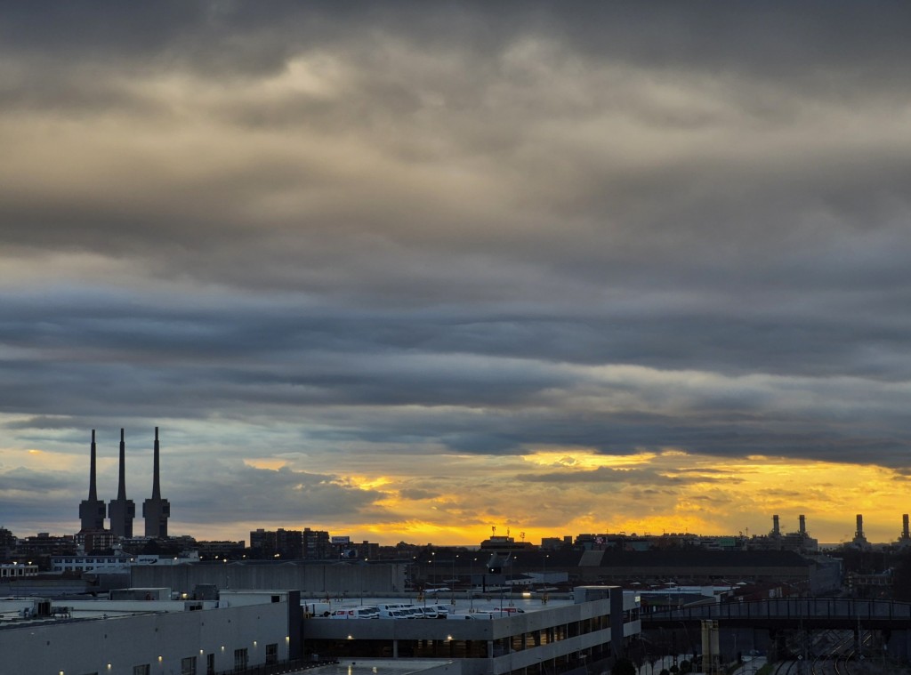 Foto: Amanecer - Sant Adrià de Besòs (Barcelona), España