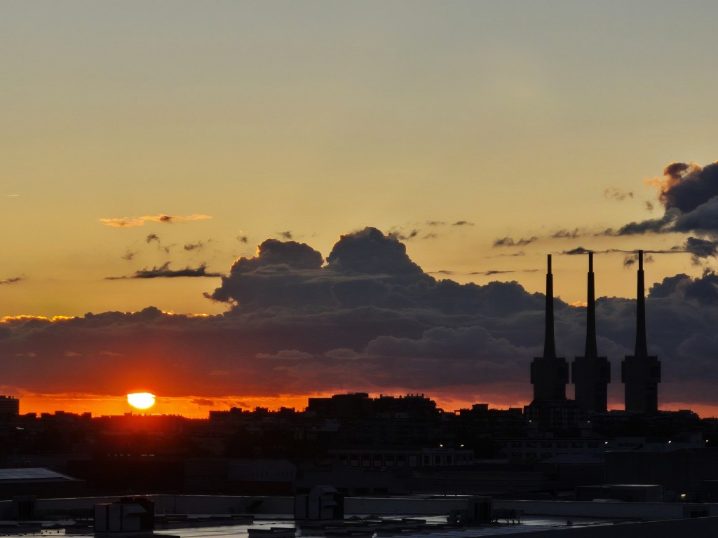 Foto: Amanecer - Sant Adrià de Besòs (Barcelona), España