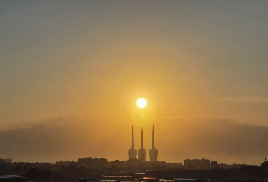 Foto: Amanecer - Sant Adrià de Besòs (Barcelona), España