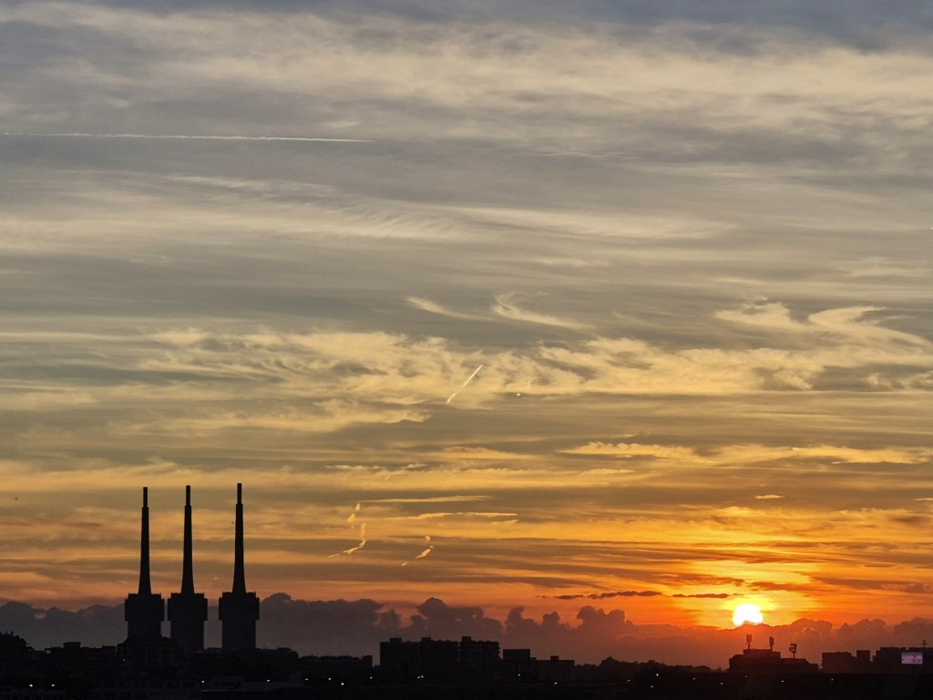 Foto: Amanecer - Sant Adrià de Besòs (Barcelona), España