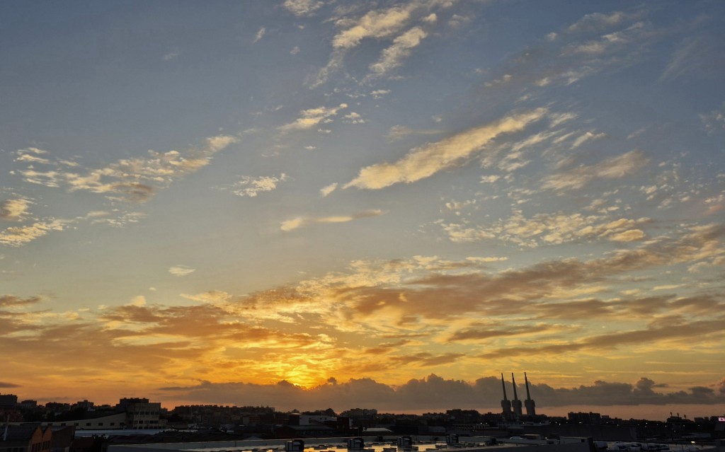 Foto: Amanecer - Sant Adrià de Besòs (Barcelona), España