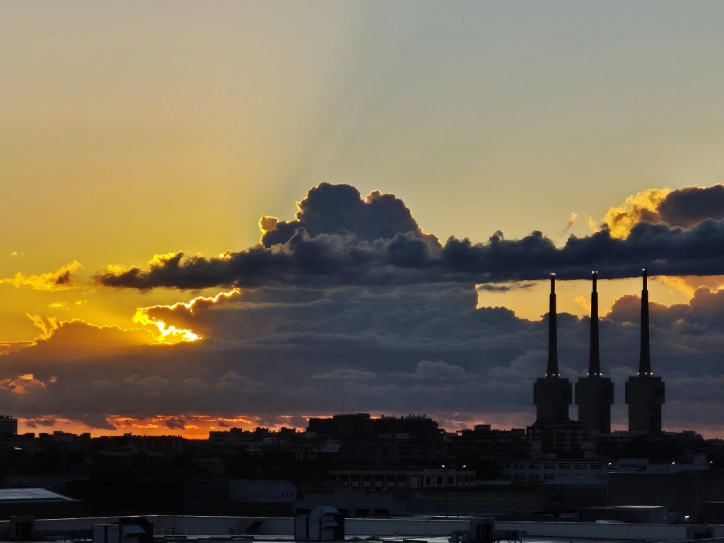 Foto: Amanecer - Sant Adrià de Besòs (Barcelona), España