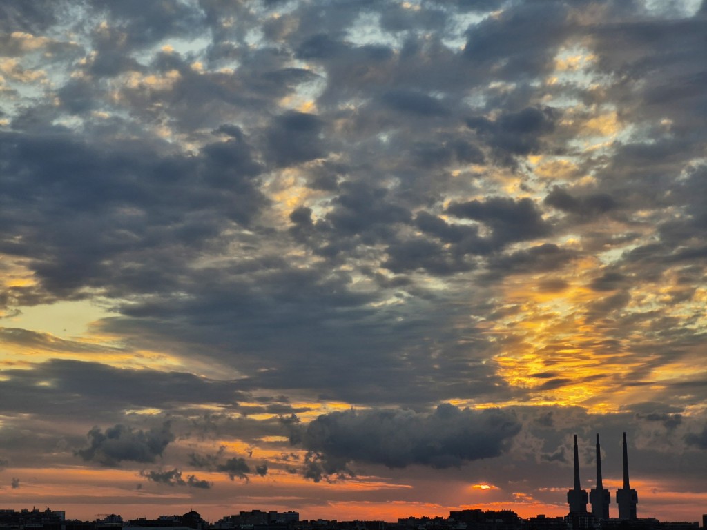 Foto: Amanecer - Sant Adrià de Besòs (Barcelona), España