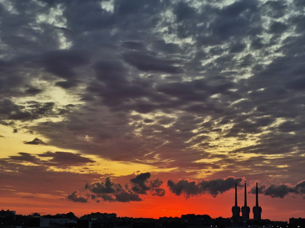 Foto: Amanecer - Sant Adrià de Besòs (Barcelona), España