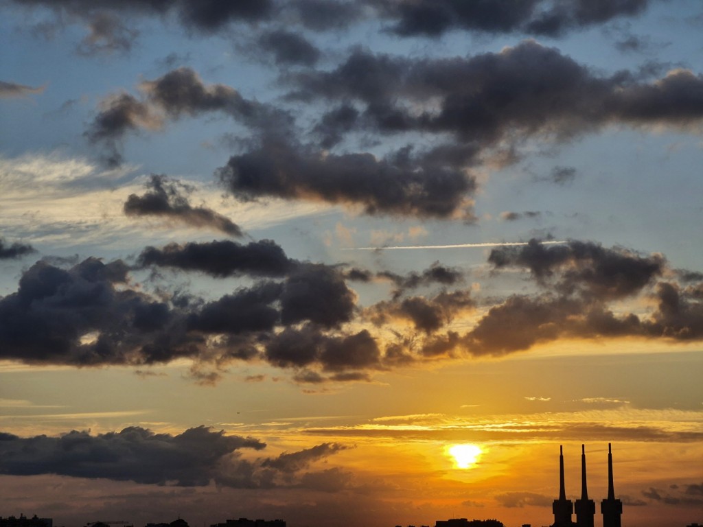 Foto: Amanecer - Sant Adrià de Besòs (Barcelona), España