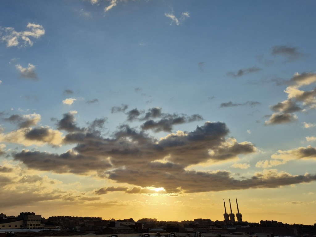Foto: Amanecer - Sant Adrià de Besòs (Barcelona), España