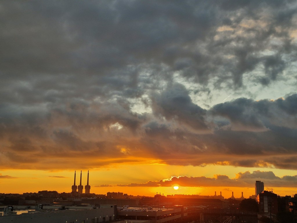Foto: Amanecer - Sant Adrià de Besòs (Barcelona), España