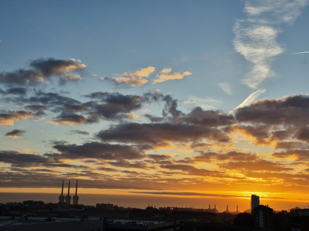 Foto: Amanecer - Sant Adrià de Besòs (Barcelona), España