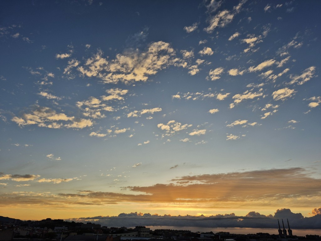 Foto: Amanecer - Sant Adrià de Besòs (Barcelona), España