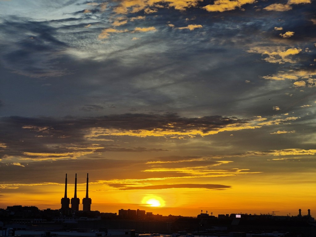 Foto: Amanecer - Sant Adrià de Besòs (Barcelona), España