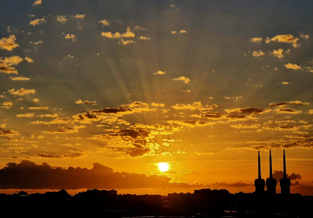 Foto: Amanecer - Sant Adrià de Besòs (Barcelona), España