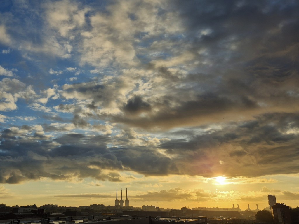 Foto: Amanecer - Sant Adrià de Besòs (Barcelona), España