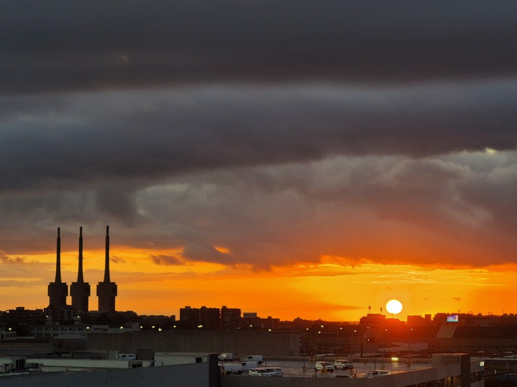 Foto: Amanecer - Sant Adrià de Besòs (Barcelona), España
