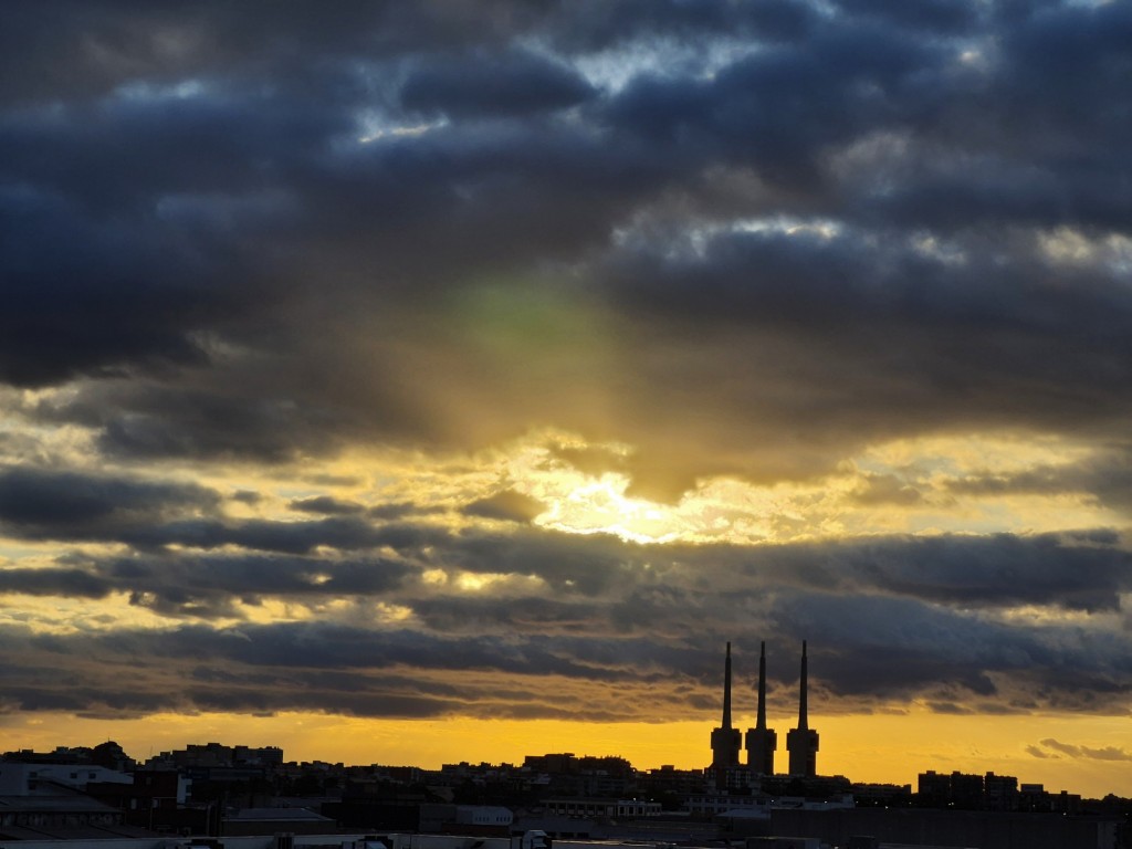 Foto: Amanecer - Sant Adrià de Besòs (Barcelona), España