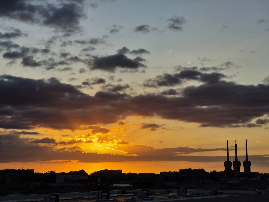 Foto: Amanecer - Sant Adrià de Besòs (Barcelona), España