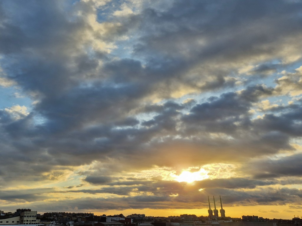 Foto: Amanecer - Sant Adrià de Besòs (Barcelona), España
