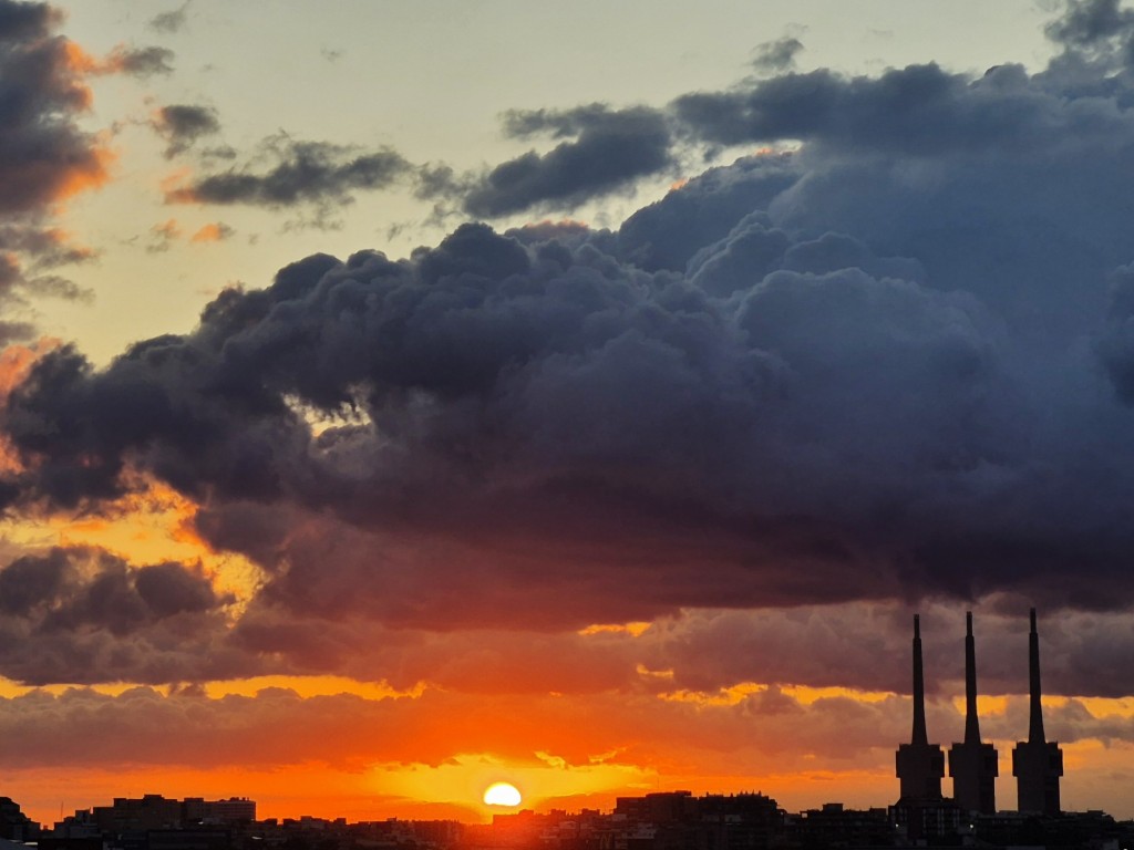 Foto: Amanecer - Sant Adrià de Besòs (Barcelona), España