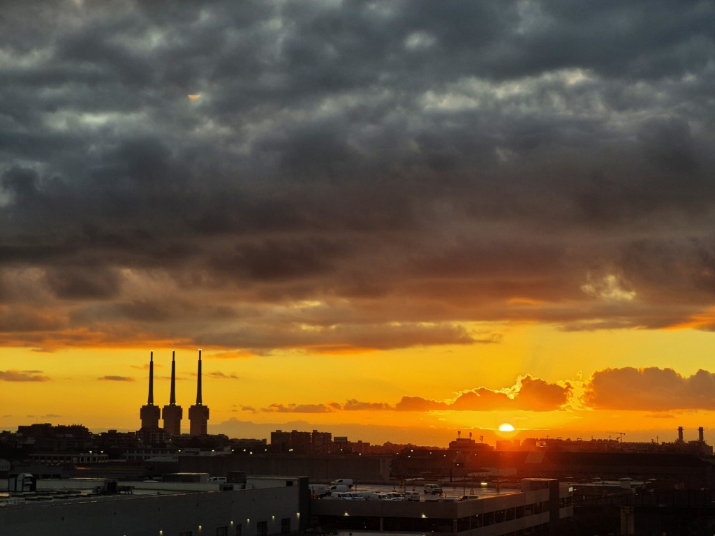 Foto: Amanecer - Sant Adrià de Besòs (Barcelona), España