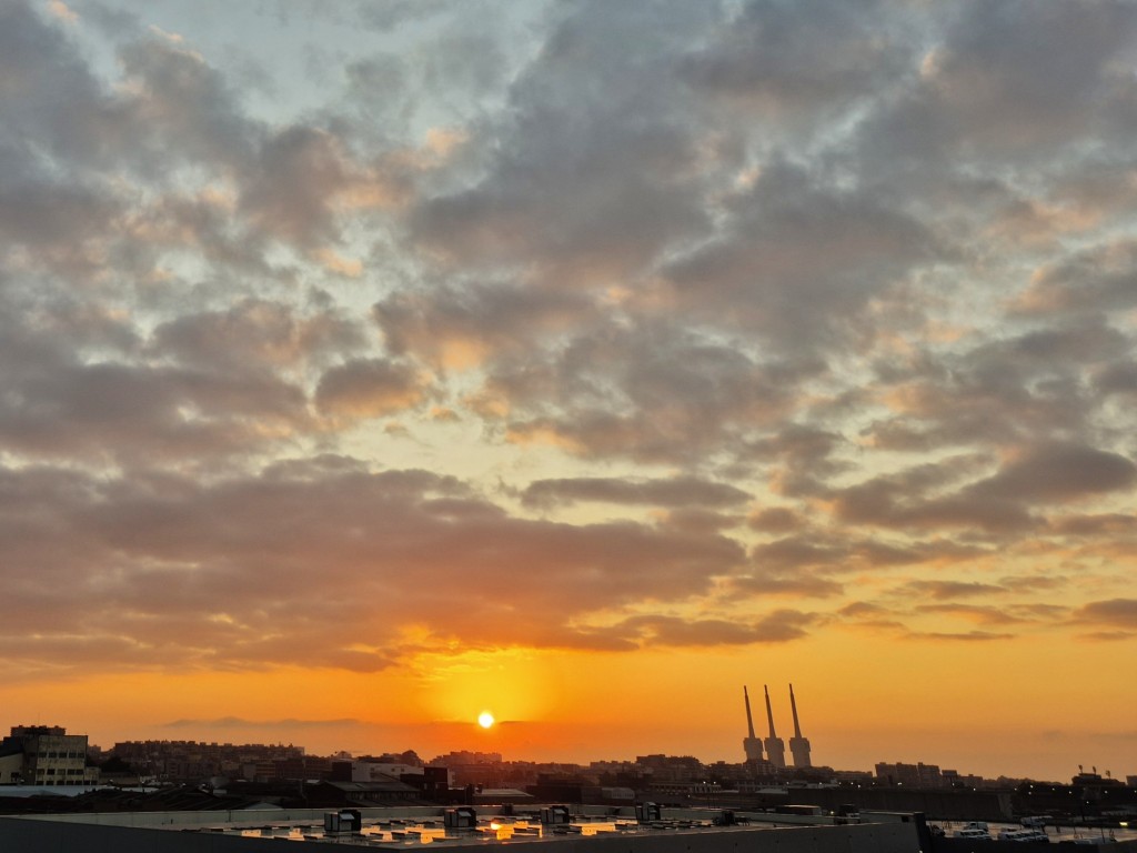 Foto: Amanecer - Sant Adrià de Besòs (Barcelona), España