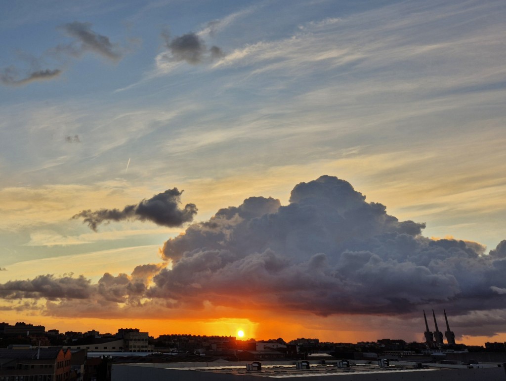 Foto: Amanecer - Sant Adrià de Besòs (Barcelona), España