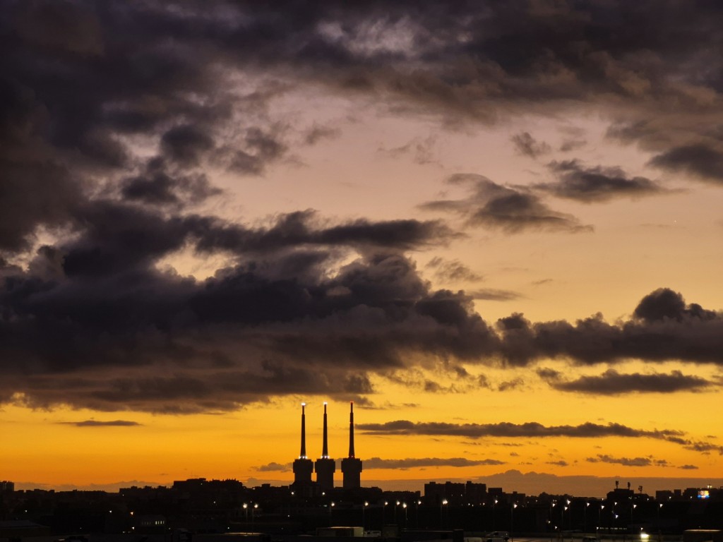Foto: Amanecer - Sant Adrià de Besòs (Barcelona), España