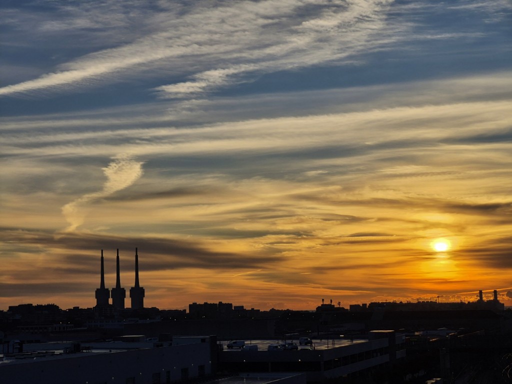 Foto: Amanecer - Sant Adrià de Besòs (Barcelona), España