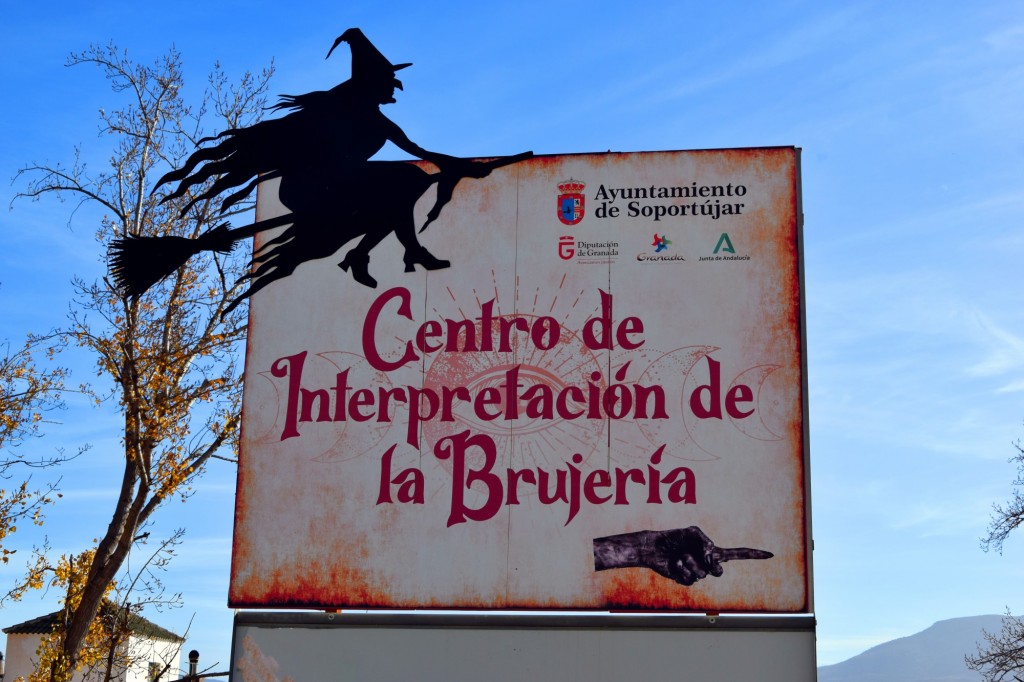 Foto: Cartel Informativo y dirección del Centro de Interpretación - Soportujar (Granada), España
