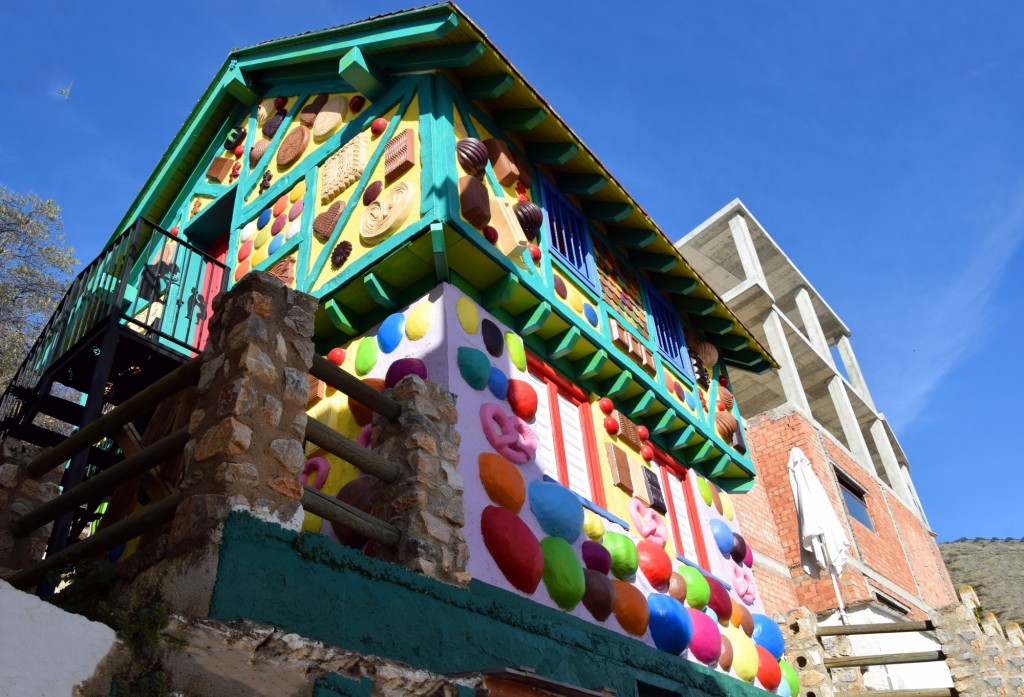 Foto: La casita del cuento infantil Hansel y Gretel - Soportujar (Granada), España