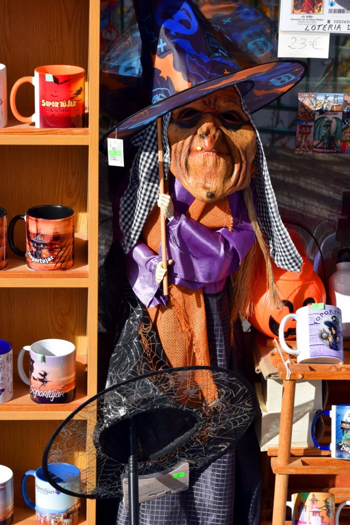 Foto: Artículos a la venta en la tienda El Manjar - Soportujar (Granada), España