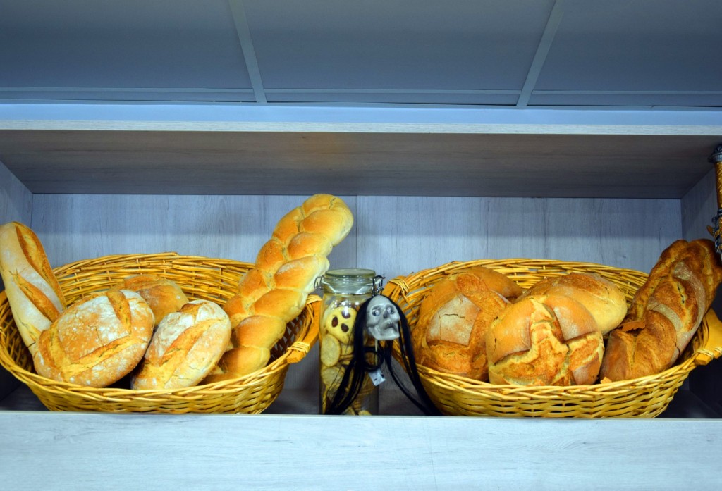 Foto: Panes recien horneados - Soportujar (Granada), España