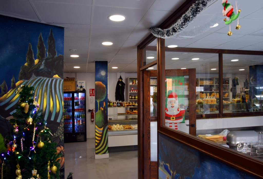 Foto: Interior de la panadería - Soportujar (Granada), España