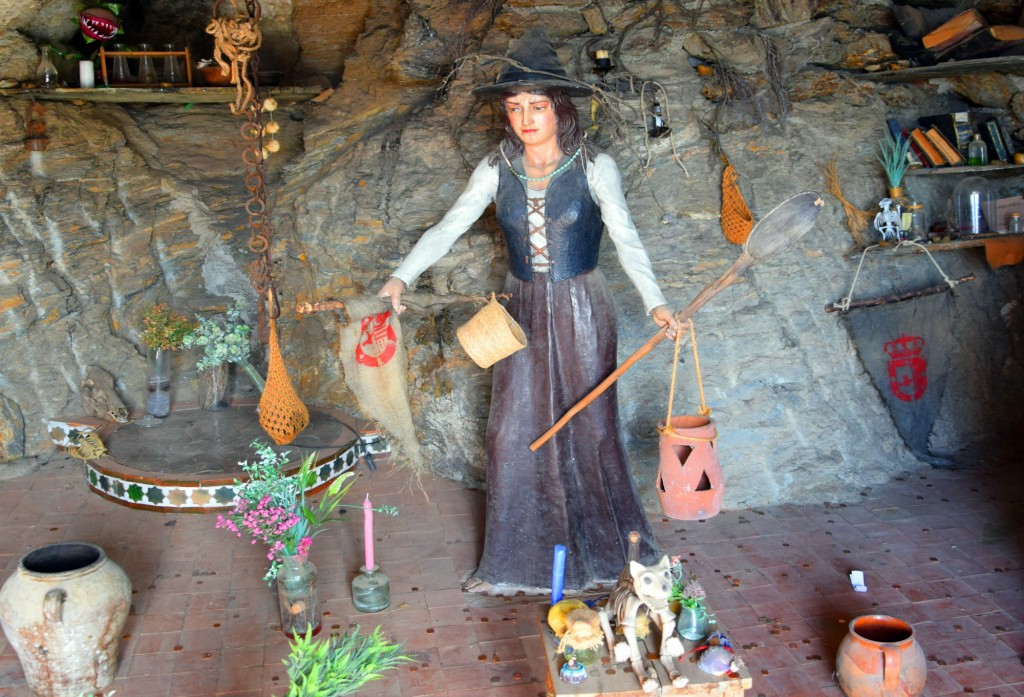 Foto: Entre pócimas y hechizos - Soportujar (Granada), España