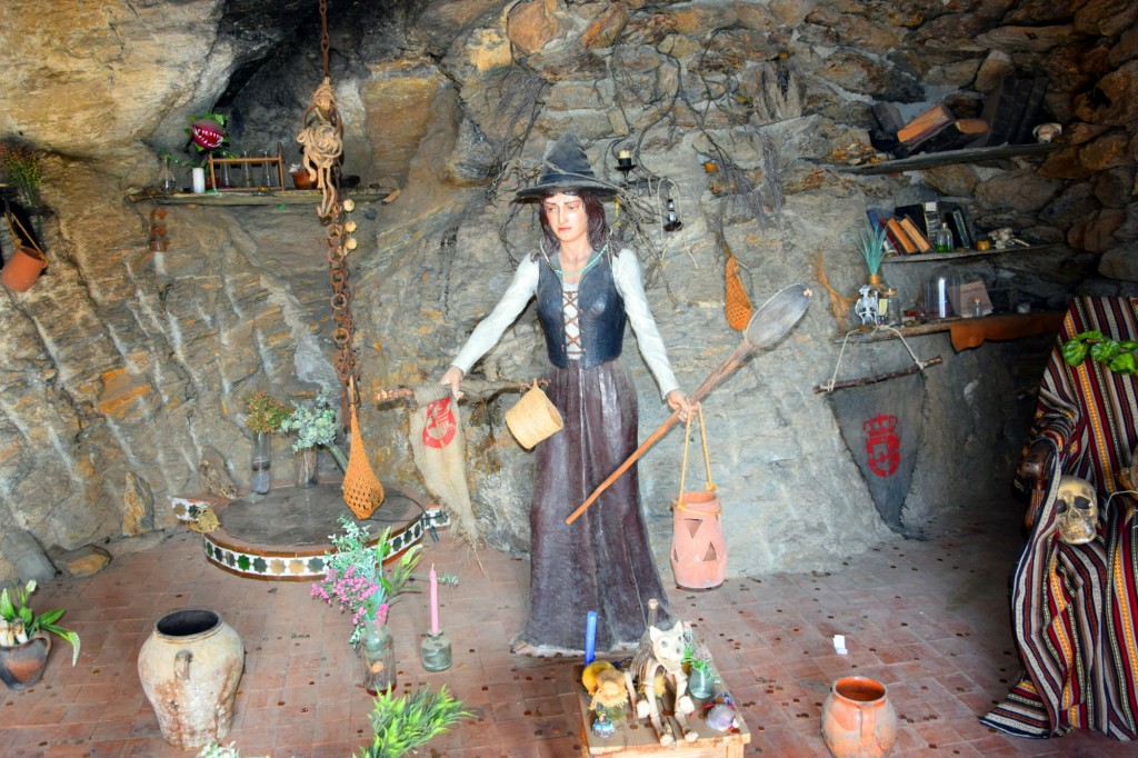 Foto: Entre pócimas y hechizos - Soportujar (Granada), España