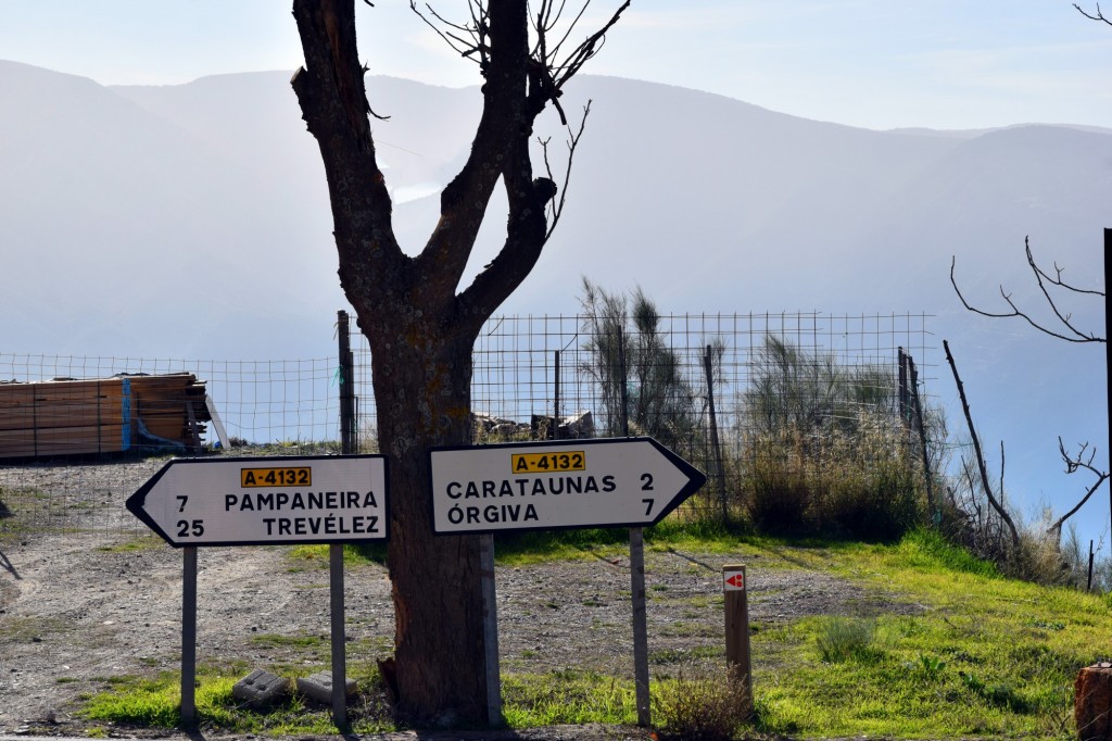 Foto: Distancia y direcciones a los pueblos cercanos - Soportujar (Granada), España