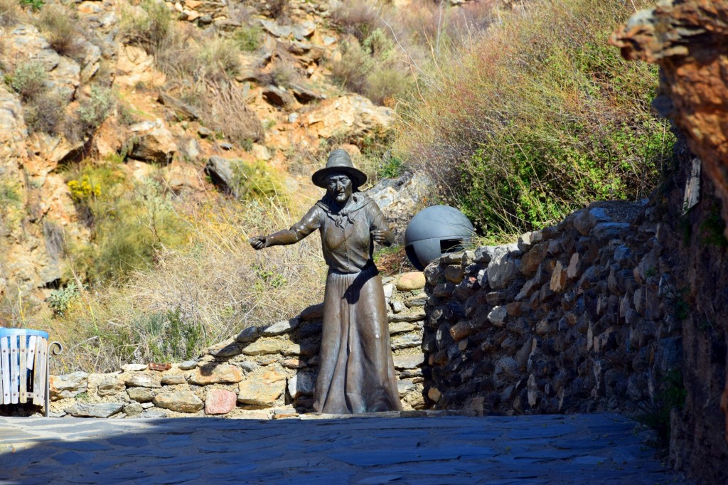 Foto: La bruja del Barranco - Soportujar (Granada), España