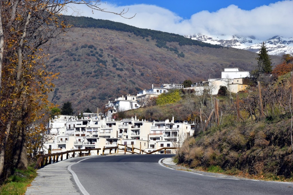 Foto: Entrada al pueblo - Capileira (Granada), España