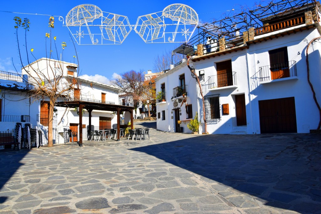 Foto: Plaza Panteón Viejo - Capileira (Granada), España