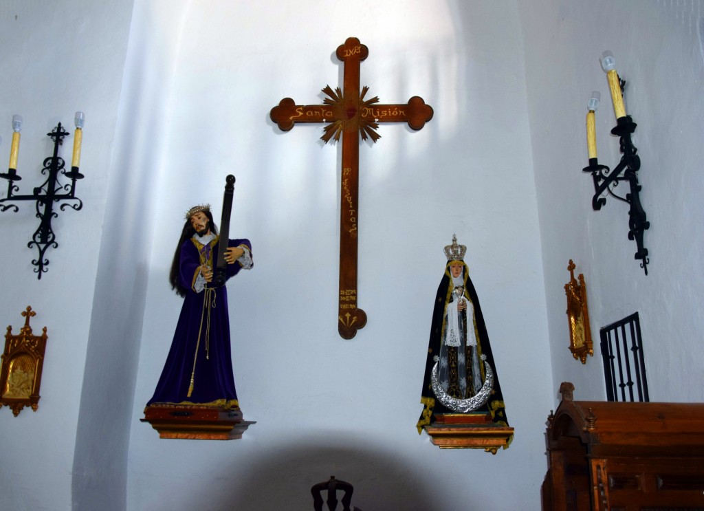 Foto: Jesús crucificado y la Virgen del Carmen - Capileira (Granada), España