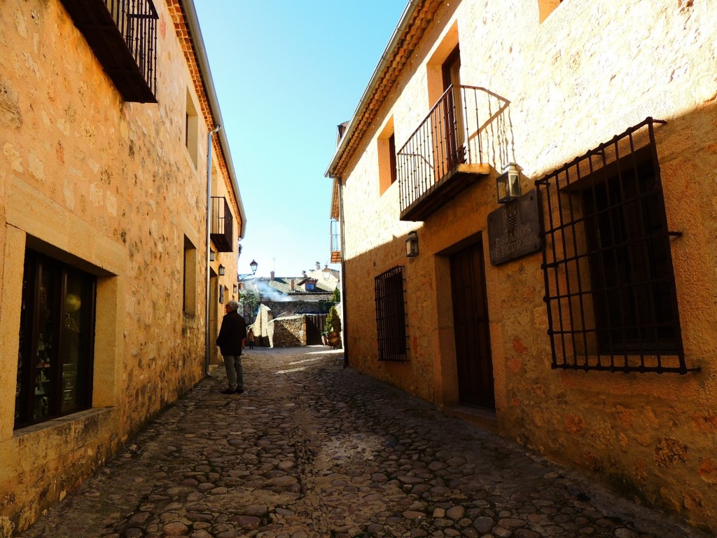 Foto: Calle Angosta  Pedraza - Segovia (Castilla y León), España