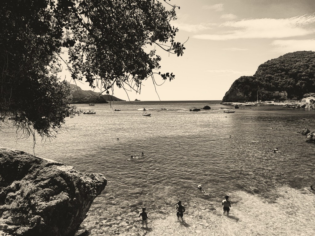 Foto: Palaiokastritsa - Παλαιοκαστρίτσα (Ionian Islands), Grecia