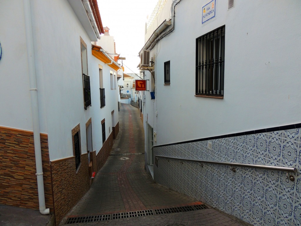 Foto: Calle Alhondiga - Iznate (Málaga), España