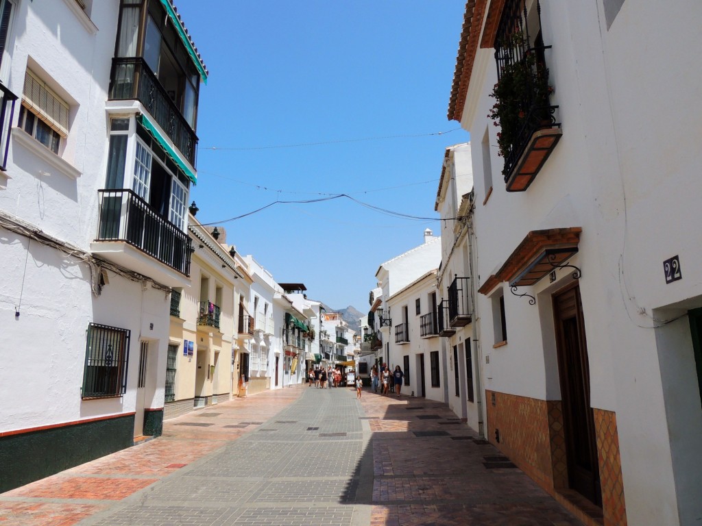 Foto: Calle Almirante Ferrándiz - Nerja (Málaga), España