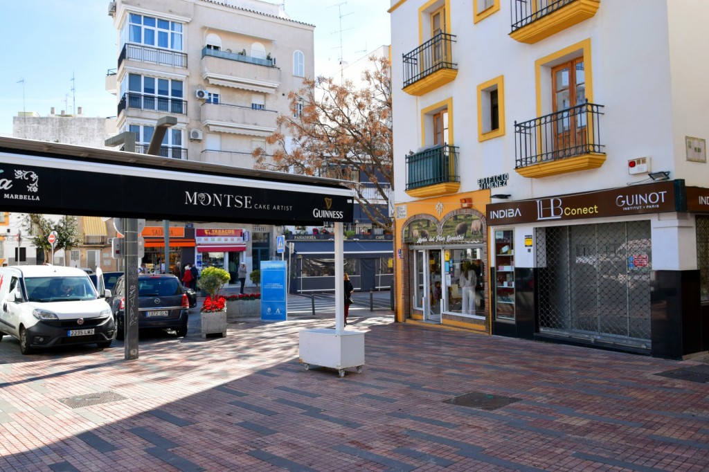 Foto: Plaza Puente Málaga - Marbella (Málaga), España