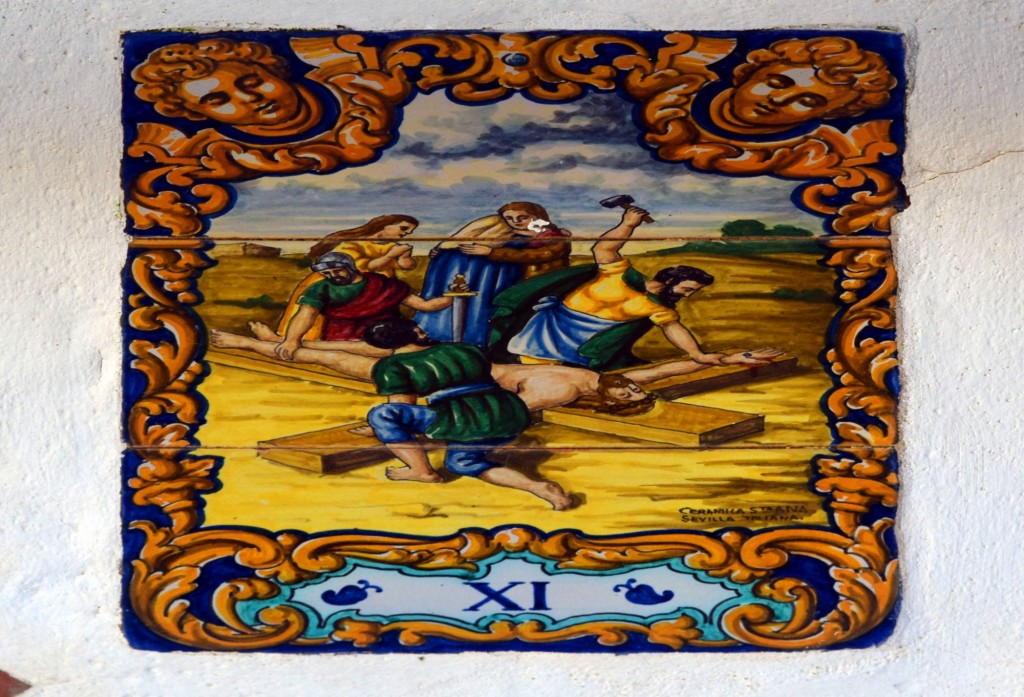 Foto: Undécima estación del Vía Cricis, en cerámica en el patio de la Ermita - Alcalá de los Gazules (Cádiz), España